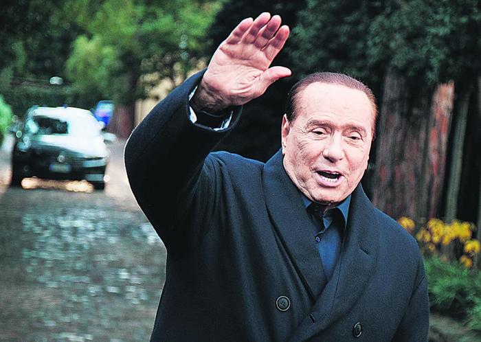 Weber unterstützt Berlusconi